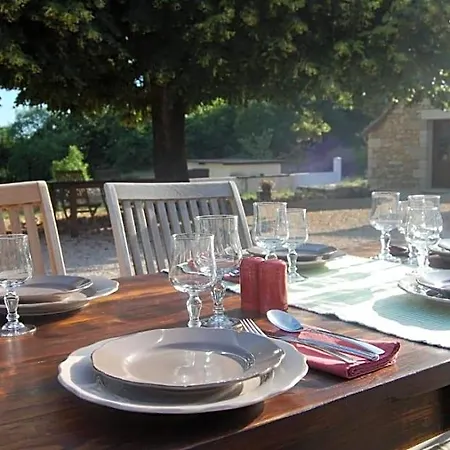 Et Table D'hotes La Panacee Frühstückspension Cuzance